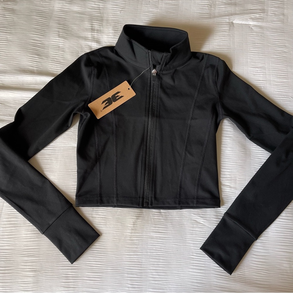 Brand New- Elite Eleven Sporting Cropped Aura Jacket in Black✨